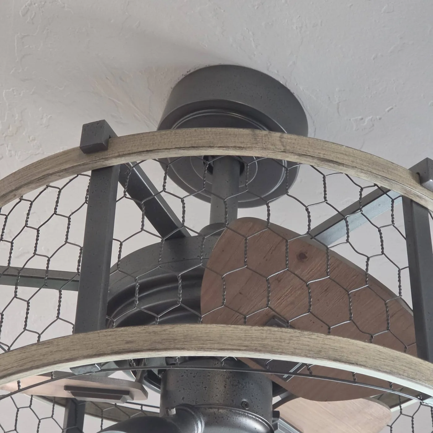 Ceiling fan detail